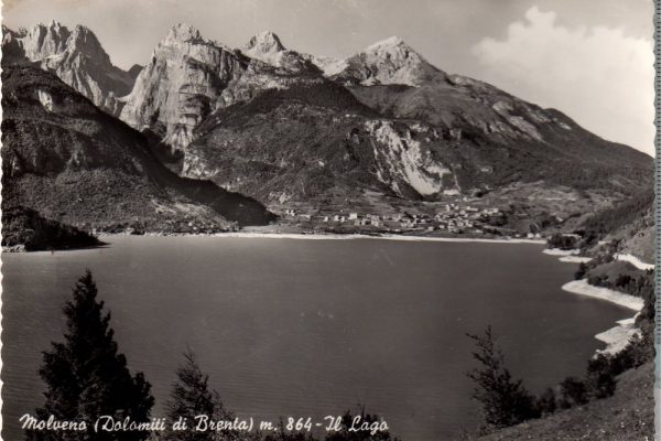 Molveno lago e montagne